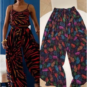 Silk Tumble Weed Printed Palazzo Pants
Designer: melissia-hill
$225.00